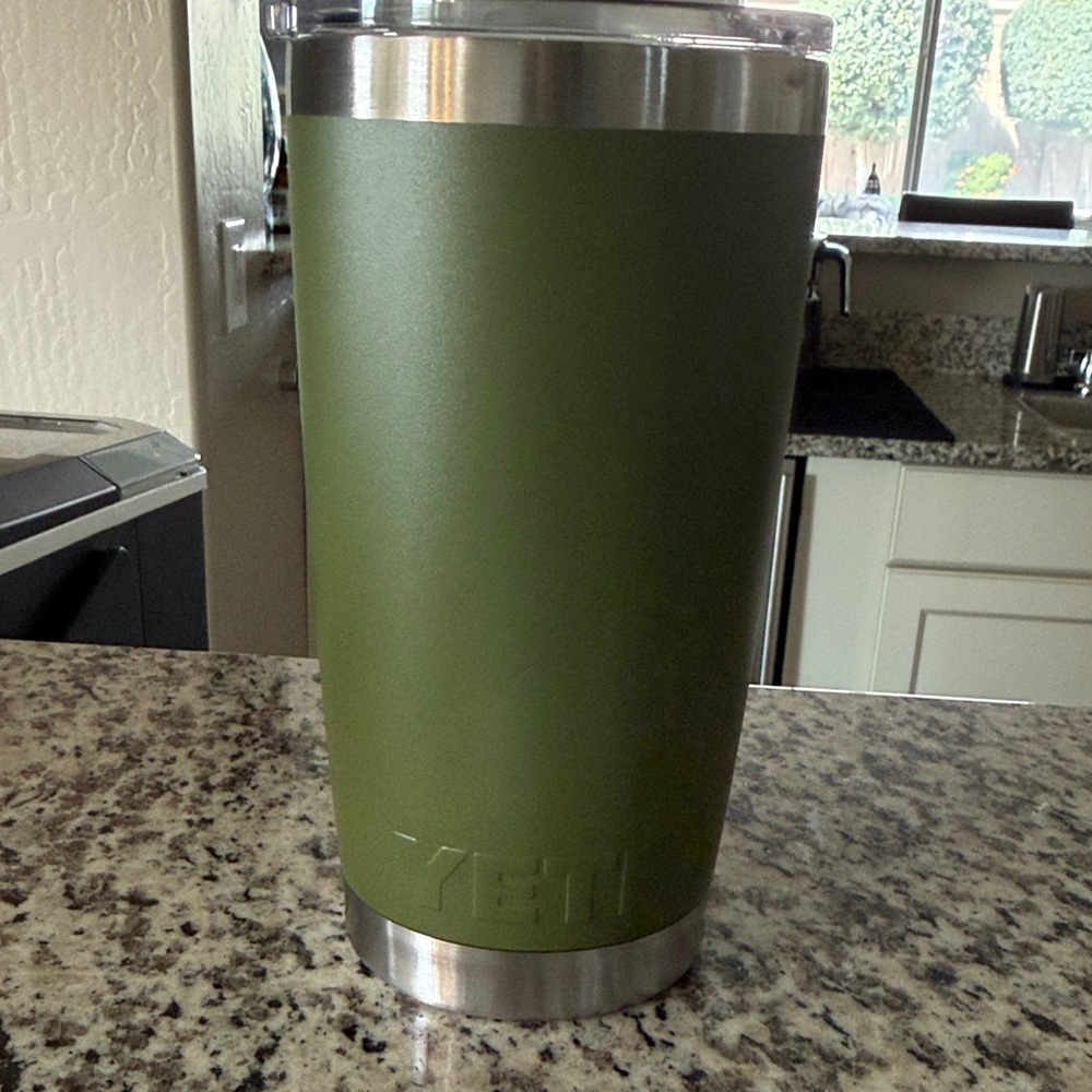 Yeti Olive Green Tumbler with lid